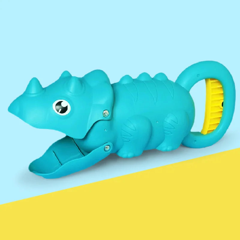 Summer Beach Toys for Children Sand Toys Kids Outdoor Plastic Sand Grabber Toy Claw Scoops for Sand Play Winter Snow Fight Games