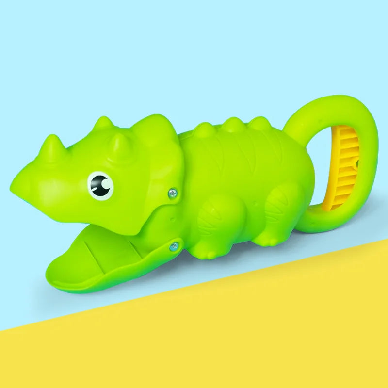 Summer Beach Toys for Children Sand Toys Kids Outdoor Plastic Sand Grabber Toy Claw Scoops for Sand Play Winter Snow Fight Games